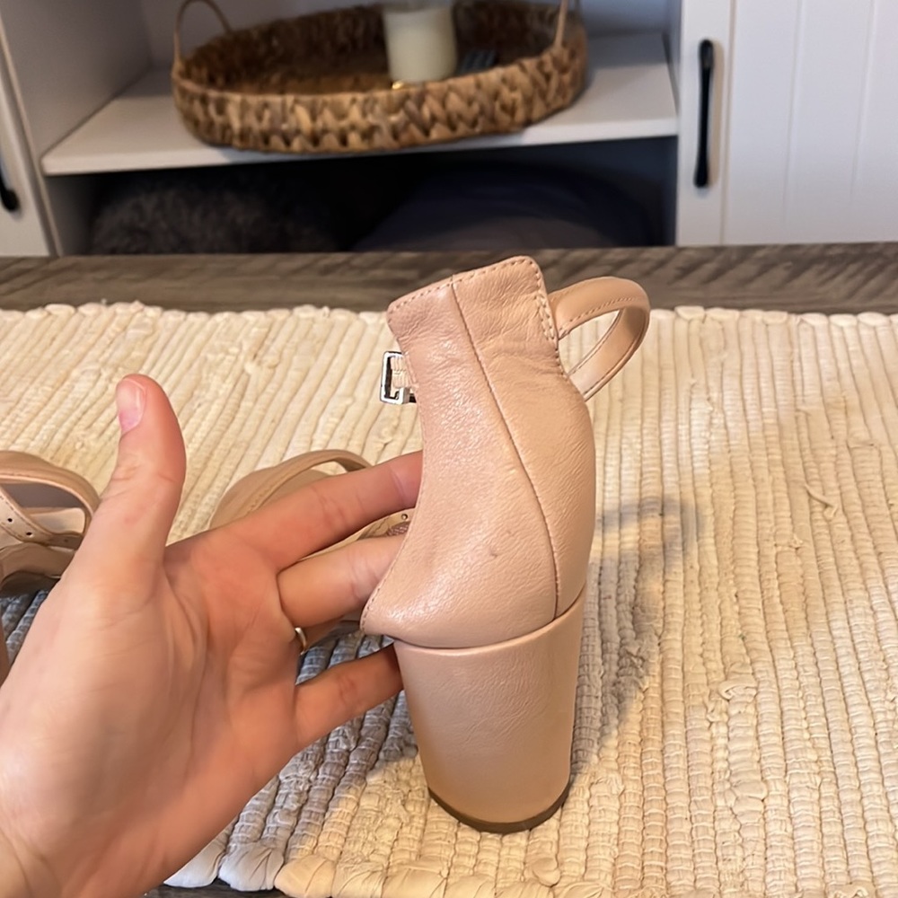 Heels - Picture 4 of 6
